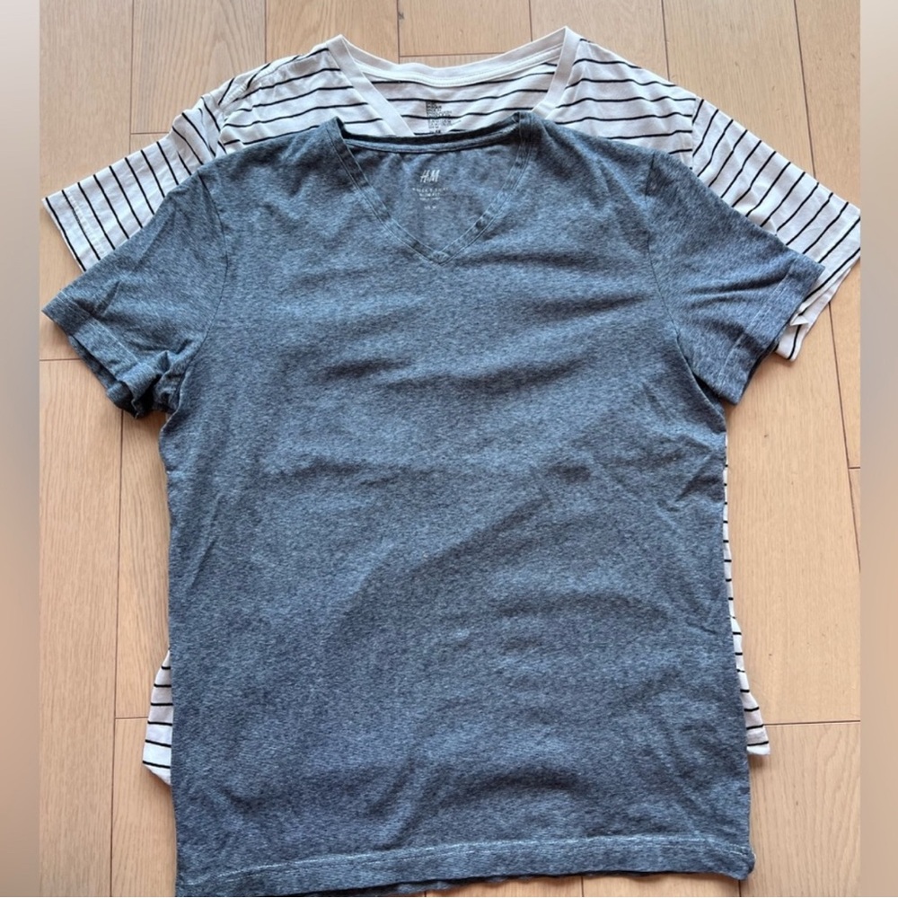 Bundle of 4 Men’s Graphic and Striped T-Shirts Set. All size Mdeium - Picture 5 of 8